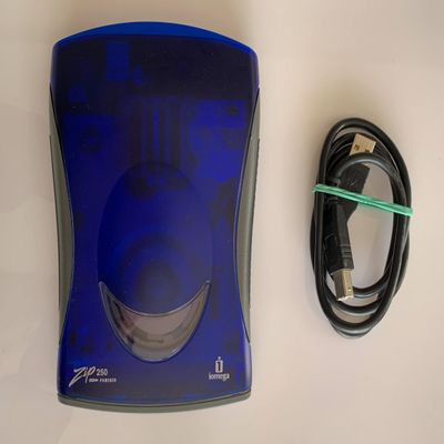 Iomega Zip USB-Powered External Zip Drive - 250MB - 1 x USB External