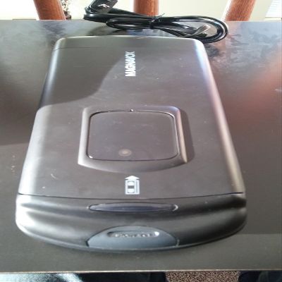 MAGNAVOX M61117 1-Way VHS Rewinder