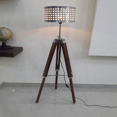 THOR INSTRUMENTS Retro Classic Brown Tripod Floor Standing Lamp with Matel Shade Rustic Vintage Home Decor Gifts