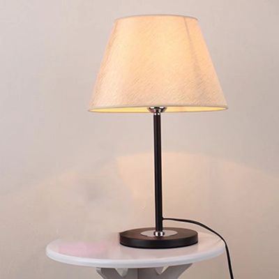 LIN XIAO HAO mayu Modern Simple Table Lamp E27 with Plug in Button Switch Living Room Bedroom Metal Cloth Lamp Cover Bedside Desk Lamp