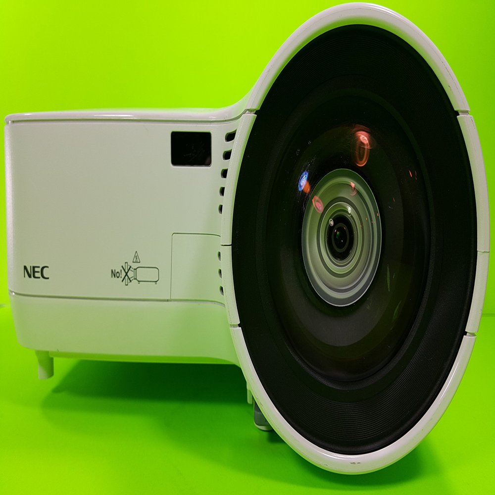 NP600S LCD Proj XGA 600:1 2600 Lumens with 7W Speaker