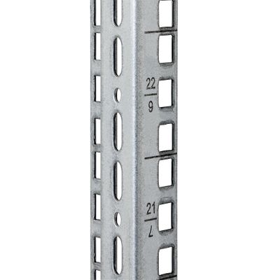 Triton - Vertikale Montageleiste 32U