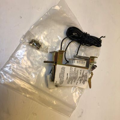 SCHNEIDER ELECTRIC Circuit Breaker Shunt Trip 120-240-Vac MA11021 Cable End