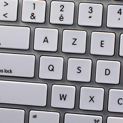 4Keyboard MAC NS French AZERTY Non-Transparent Keyboard Decals White Background for Desktop, Laptop and Notebook