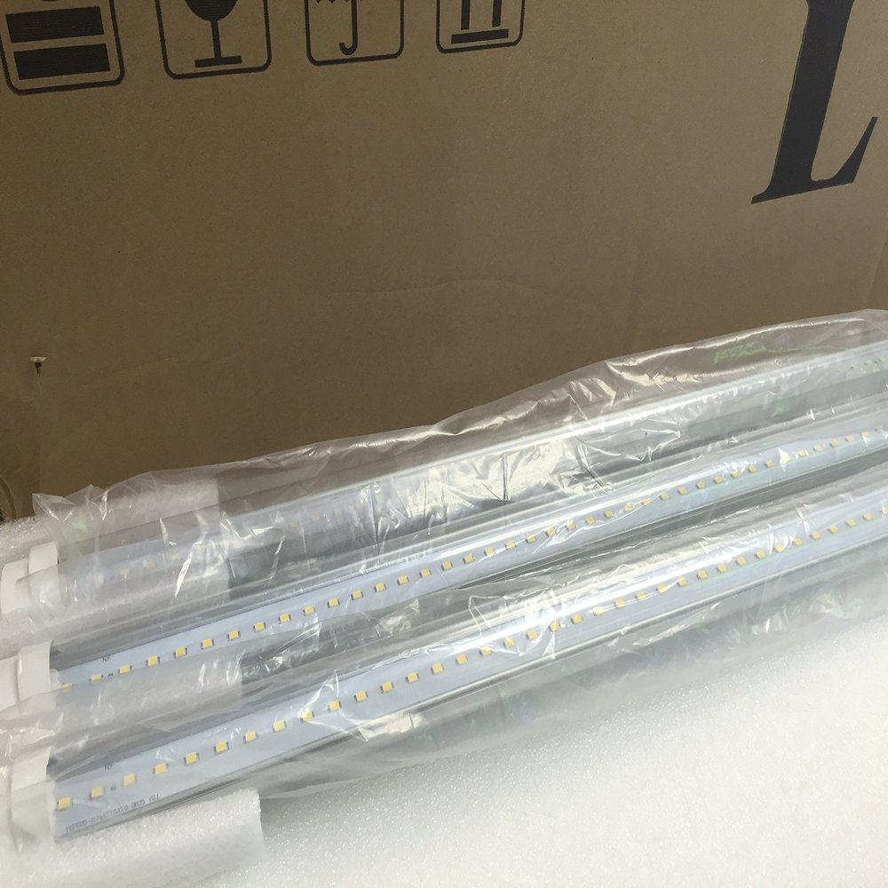 Goodsteward 4ft LED Light Tube, 18W, Clear Lens. Ballast Compatible 5000K, Clear Cover UL, DLC, CE, ROHS Certified (Pack of 1)