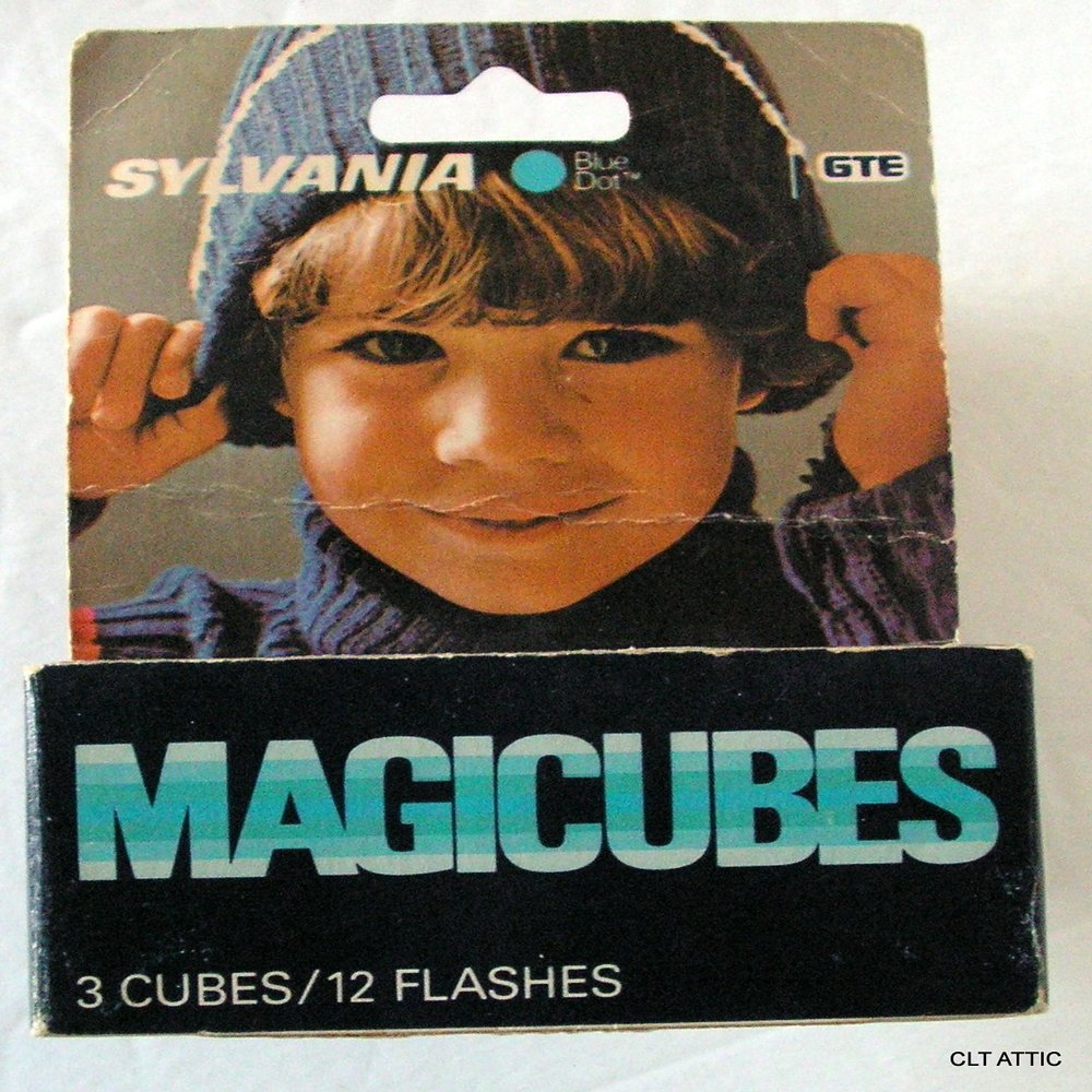 Sylvania Blue Dot MAGICUBES (Flashbulbs) MAGICUBES for X-Pattern Camera Mount Sockets 3 Cubes / 12 Flashes