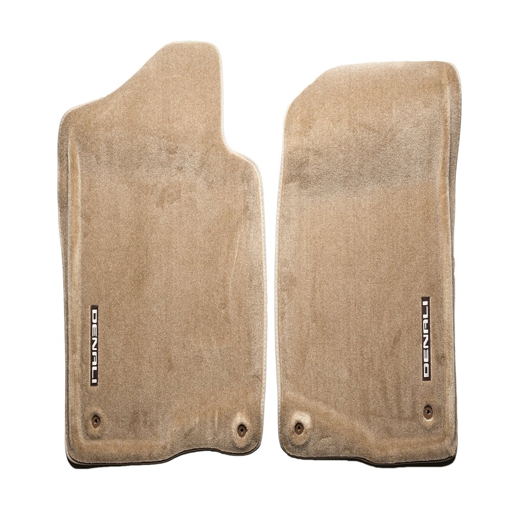 GM Accessories 19155780 Front Carpeted Floor Mats in Cashmere with Denali Logo