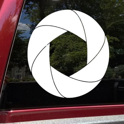 Minglewood Trading Lime | Aperture 15w x 15h inches Vinyl Decal | Camera Shutter Lens SLR F-Stop Photography | Die Cut Sticker