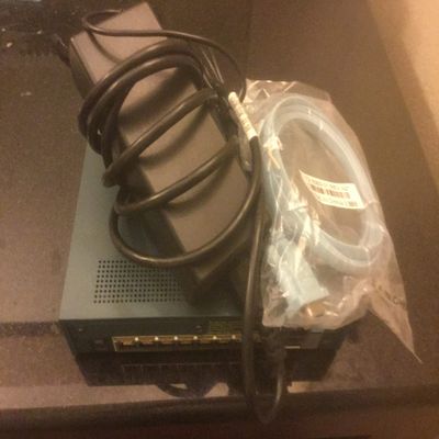 Cisco AIR-WLC2106-K9 2106 Wireless LAN Controller (Renewed)