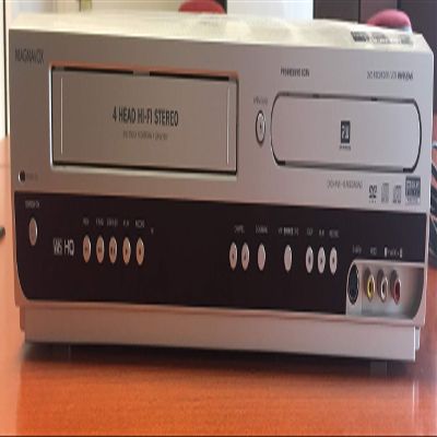 Magnavox MWR20V6 DVD Recorder / VCR Combo (Renewed)