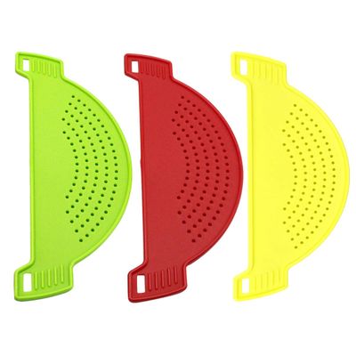Hemoton 3pcs Pan Pot Strainer Colander, Plastic Pasta Strainer Hand Held Pot Drainer with Handle, Kitchen Food, for Pasta, Fruit, Vegetable, Noodles, Bowl, Pan