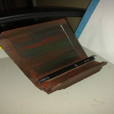Handmade Wood Tablet/Smartphone Stand