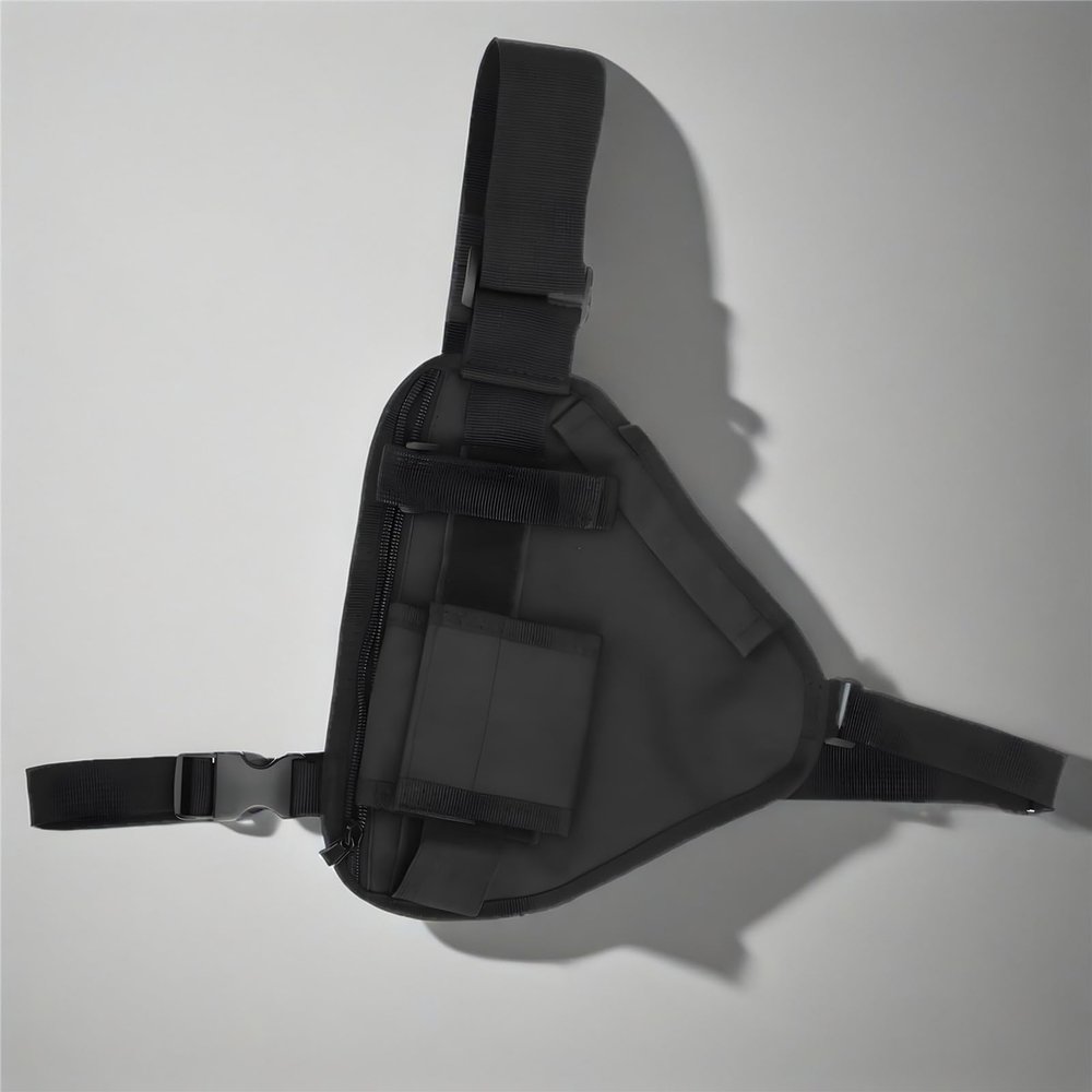 600D Oxford Cloth Walkie Talkie Chest Bag, 10.2x6.69inches Portable Hand Station Vest Chest Bag Pouch with Adjustable Strap Black
