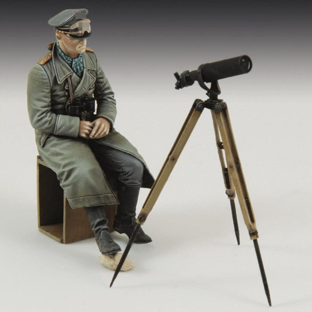 XINGCHANG 1/35 Resin Model Figure GK Soldier Telescope Observer Officer of World War II Military Theme Uncoated No Colour