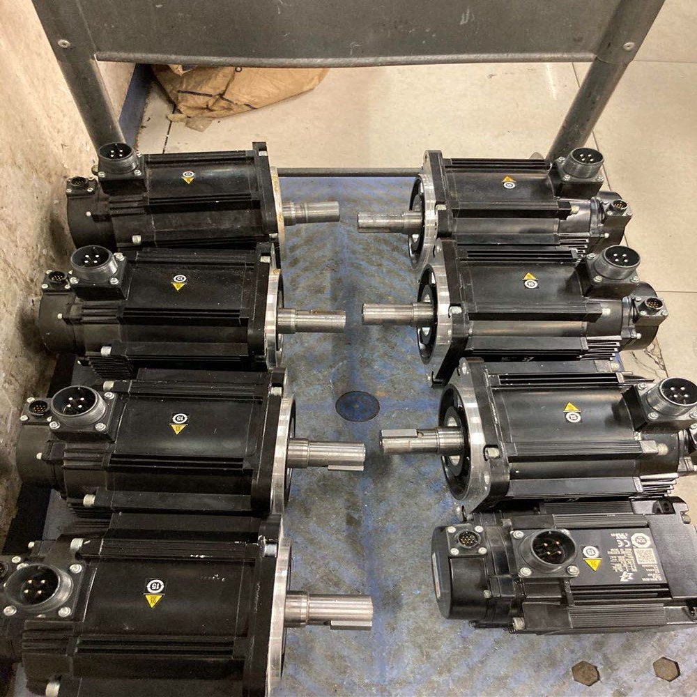 Davitu Electricity Generation - SGM7G-20AFC61 SERVO MOTOR , used in good condition . 80% appearance , good working ,