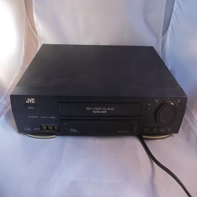 JVC HR-VP780U VCR Black with Gold Trim VHS Player with Record, AV Compu Link, DA 4 Head, HQ Hi-Fi EnergyStar VCR Plus, Pro-cision Plug & Play SQPB (Renewed)