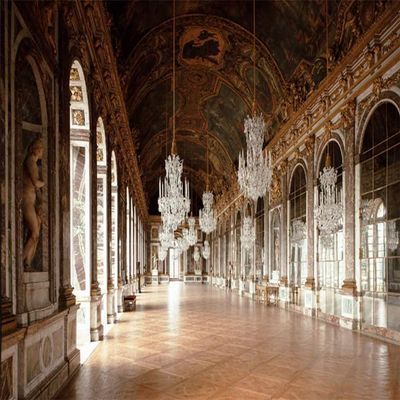 AOFOTO 20x10ft Vintage Corridor Background Luxury Chandelier Photography Backdrop Retro Ceiling Mural Wedding Adult Lovers Portrait Retro Photoshoot Studio Props Wallpaper