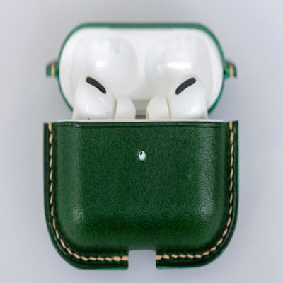 Airpods Pro Case Vegetable Tanned Italian Leather Handmade Supports Wireless Charging (Green)