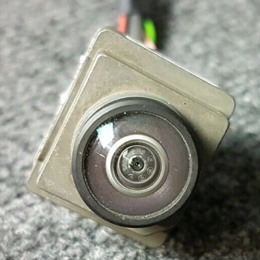 1pc/set PARTS# A1669059602 A16 690 596 02 Reverse camera LIUMO-AUTO