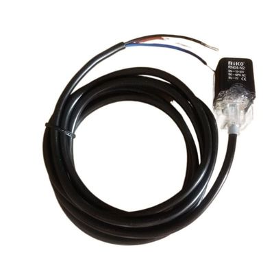 1PCS New RN04-N2 RN04N2 Sensor