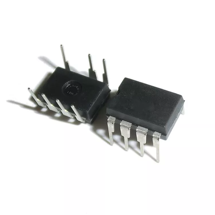 5PCS P1012AP06 NCP1012AP065G DIP7