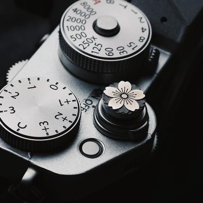 Shutter Button, Handmade, Aluminium Alloy, Shutter Release Button Compatible with Fujifilm Camera, Release Button Replacement (Metal-Flower)