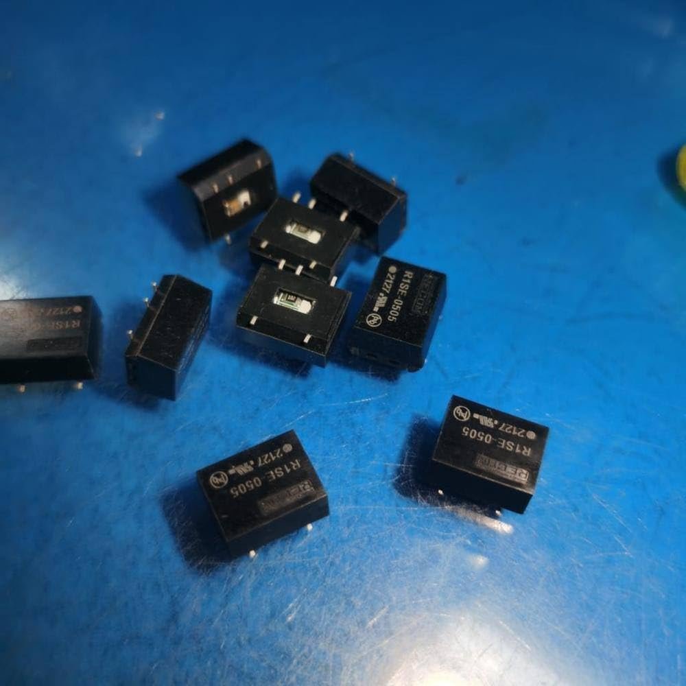 10 Pcs R1SE-0505 Isolated Type DC/DC Converter 1W 5Vin Turn 5V5Vout 200mA