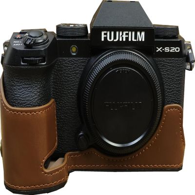 BMAOLLONGB X-S20 Case, Handmade PU Leather Half Camera Case Bag Cover Bottom Opening Version for Fujifilm X-S20 XS20 With Hand Strap (Coffee)