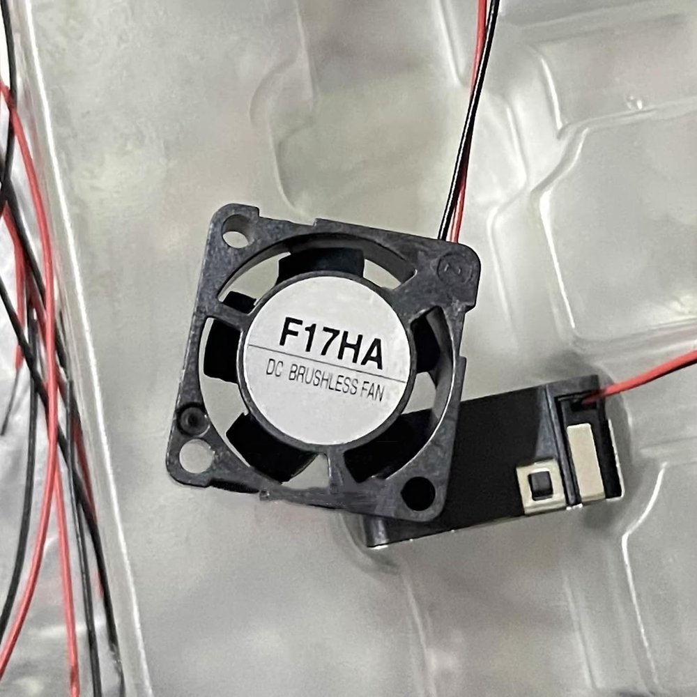 DC5V F17HA 1708 17mm 2-Wire Mini Micro Cooling Fan