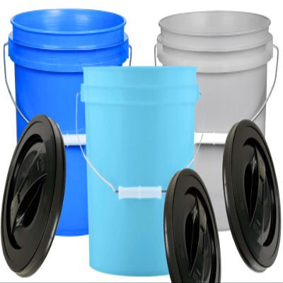 House Naturals 2 Gallon Food Grade Plastic Bucket with Screw on lid- 3 Colors- Made in USA containers- Pack of 3
