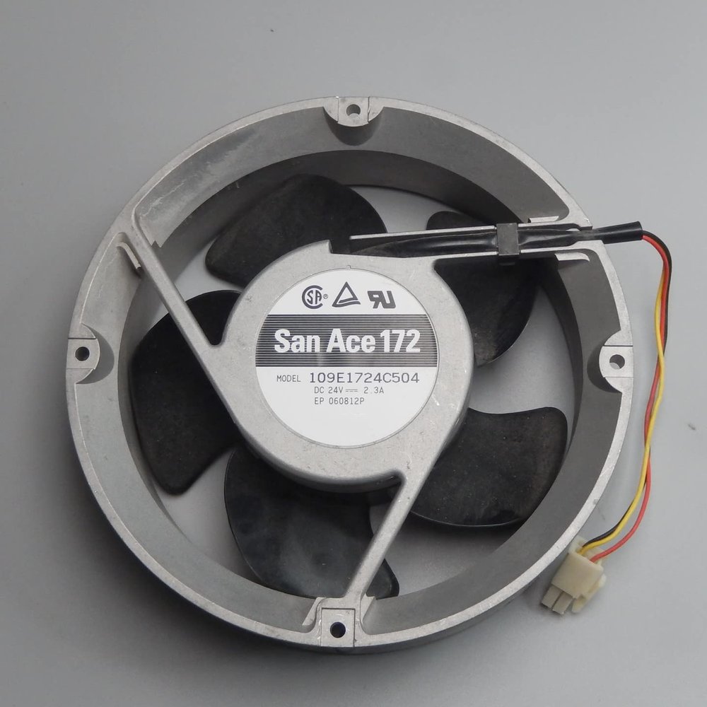 109E1724C504 3-Wire (172x172x51mm) 24V 2.3A Inverter Cooling Fan