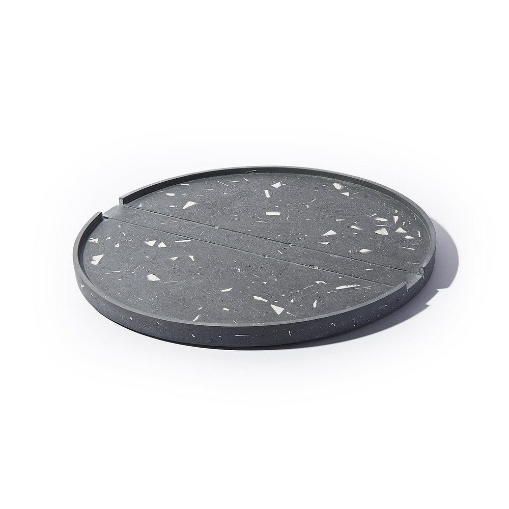 BAU CASA Concrete Matter Tray (Circular Large, Black Concrete with White Terrazzo )