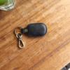 Leather Galaxy SmartTag2 Holder Keychain, Portable Handmade Genuine Leather Smart Tag2 Holder with Keyring Full Coverage Smart Tag2 Protective Case Cover Compatible for SmartTag 2023 (Black) view 2