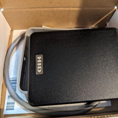 HID 40NKS-01-000000 Signo 40 Multi-Technology, Mobile Ready, Contactless Smartcard Reader