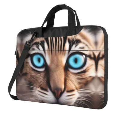 YYHWHJDE Lovely eyelashes pattern Fashionable and ultra-thin shoulder laptop bag 15.6 inch Shockproof soft lining