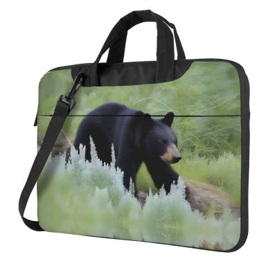 YYHWHJDE Walking Black Bear pattern Fashionable and ultra-thin shoulder laptop bag 13 inch Shockproof soft lining