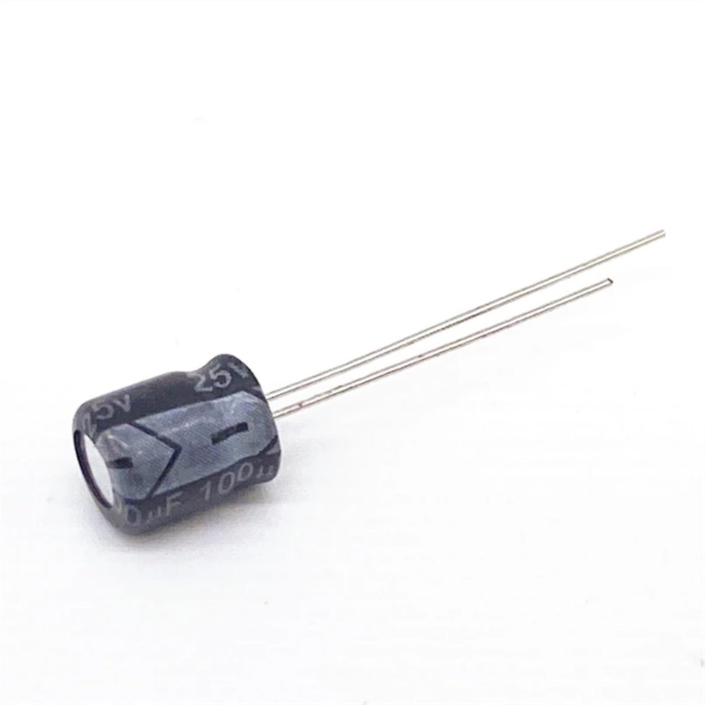50PCS HIGT Quality 25V100UF 6 * 7mm 100UF 25V 6 * 7 Electrolytic Capacitor