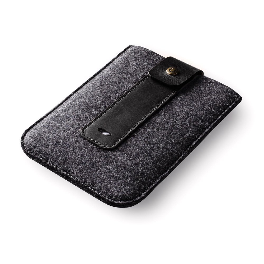 Crazy Horse Craft, Sleeve for Kindle Paperwhite 5, Carbon Black, eReader Case, 100% Wool Felt and Veg-Tanned Leather, 11 Generation, eBook Cover, Durable, Secure Bag