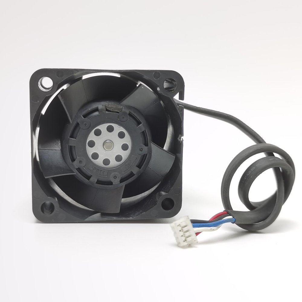 04028DA-12S-AUF 4-Wire (40x40x28mm) 12V 1.0A Large Airflow Violent Cooling Fan
