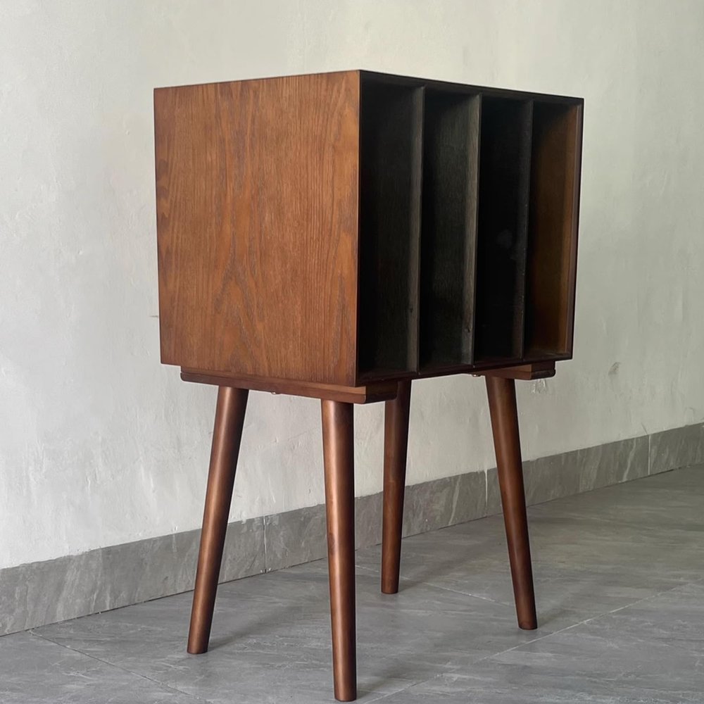 JCHENGS Record Player Stand,Turntable Stand Holds About 100 Albums,Mid-Century Vinyl Storage Cabinet Table with Wood Legs,Record Player Holder Dispaly Shelf for Living Room (Black Walnut)