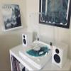 Audioengine A2 White Computer Speakers with S8 White Subwoofer and DS1M Metal Stands view 4