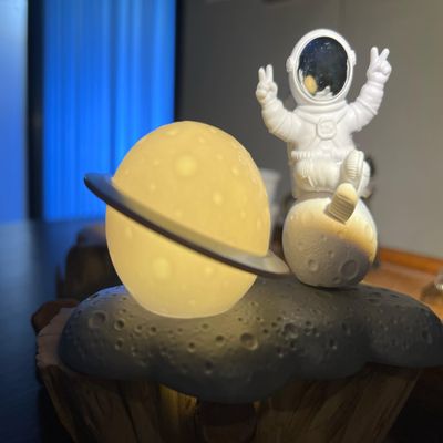 CHIOUSEY Floating Saturn Astronaut Night Light - Ideal Gift for Kids, Friends, and Space Enthusiasts- Unique Home Decor