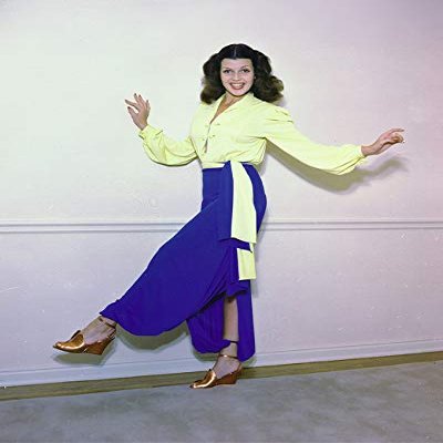 Rita Hayworth PosterLife Retro Style Wall Art Poster 24x36 inches full length posing for cameras 1940