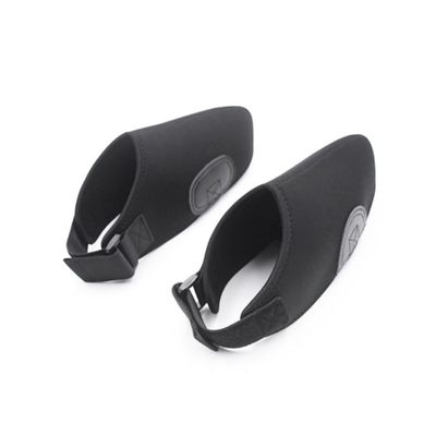 balacoo 1pair Adjustable Protective Shoe Covers for Ice Skating Windproof Scratch-Resistant Elastic Booties Lightweight and Durable Design Black for Outdoor Sports and Activities