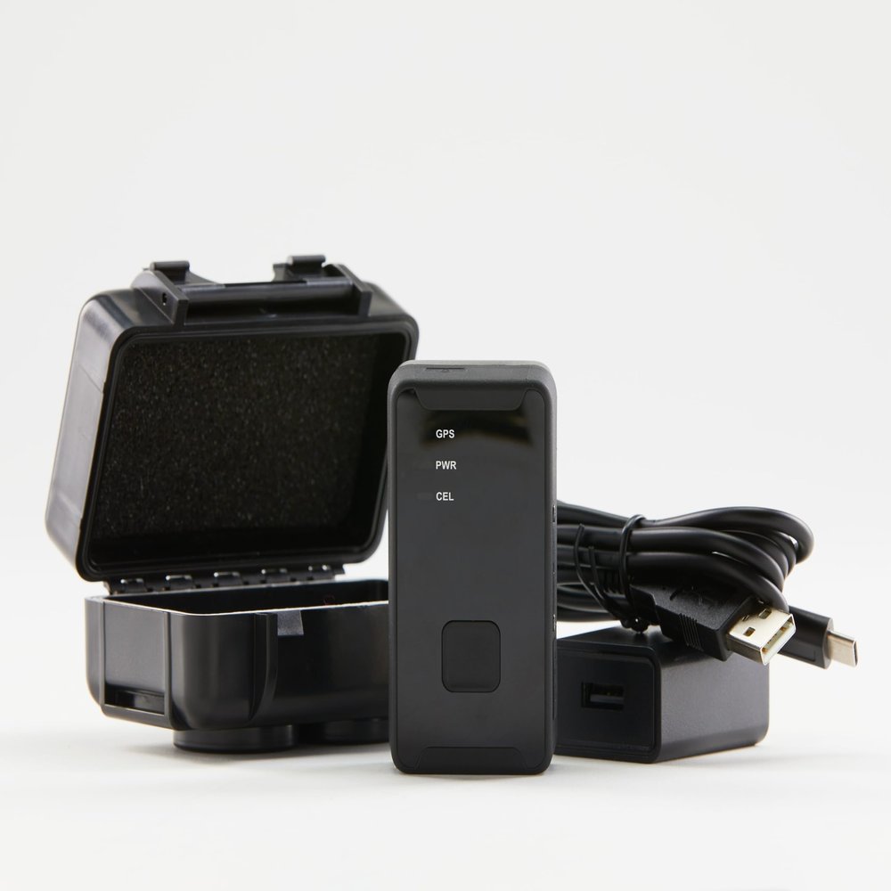 QT-V4 Live GPS Tracker with Magnetic Case