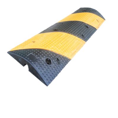 BESNUT Rubber Speed ramp, Heavy Duty Cable Protector Ramp, 1/2 Channel Speed Bump with Bolts for Indoor Road Garage Gravel Asphalt Concrete (Color : 1pcs, Size : 1Channel)