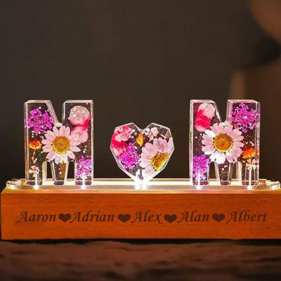 Certykllp Personalized Dry Flower Mom Night Light with Name Custom Pressed Dried Flowers Lamp Resin Art Letter Led Lights Mom Flower Lamp Customized Gift for Mom Grandma Wife (Resin Dry Flower-2)