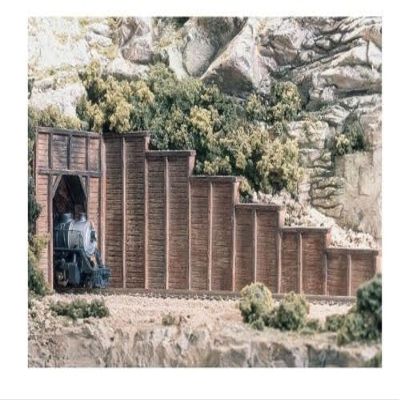 212 Main N Retaining Walls Timber