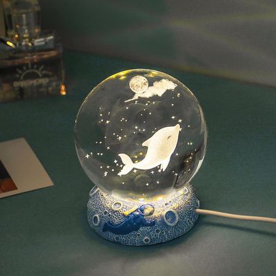 Crystal Ball Night Light 3D Whale Dolphin Sea Animals Figurine Inner Carved Crystal Ball Table Lamp USB LED Night Light Crystal Ball Ornaments Birthday Christmas Gift for Kids Girls Boys (DIA 6cm)