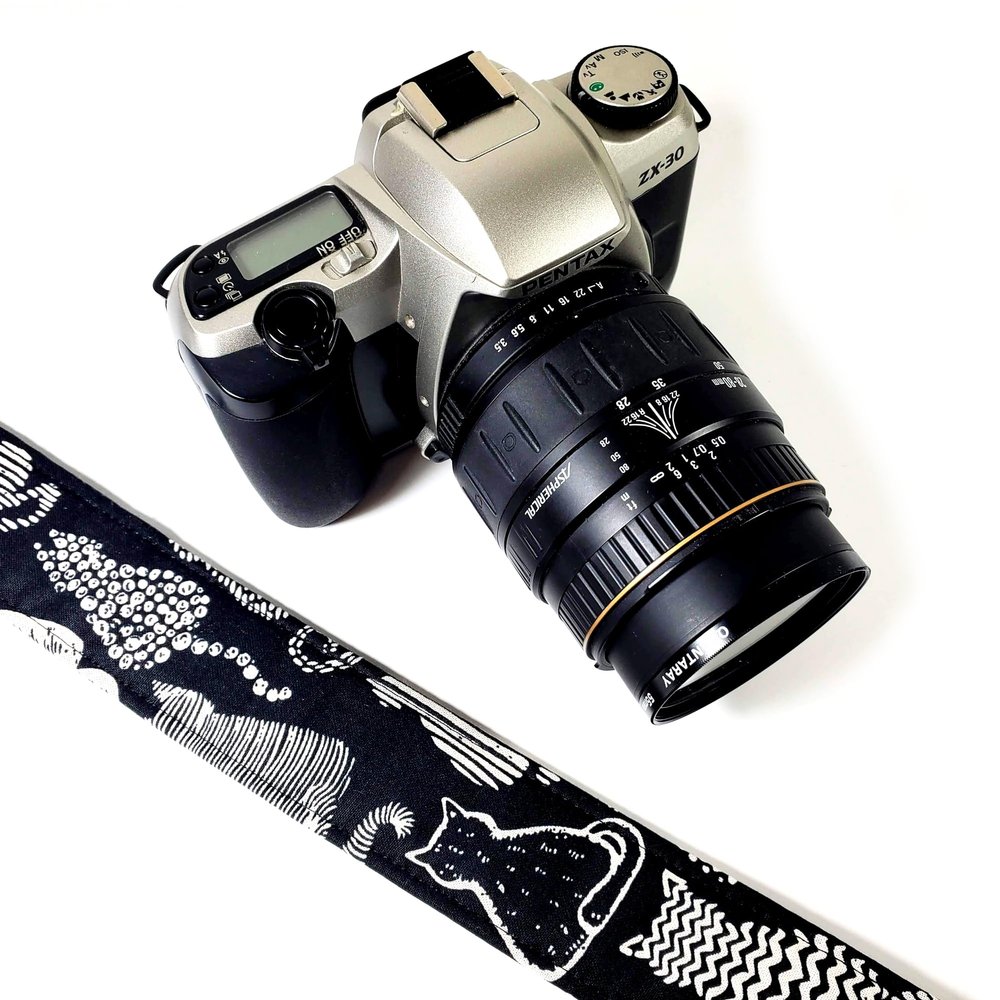 Cats on Black Camera Strap, Kittens Camera Strap Universal DSLR Neck & Shoulder Strap, Photography Accessory, Gift for Men & Women